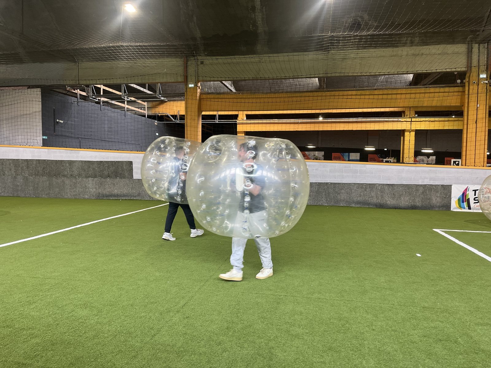 Organiser un anniversaire bubble foot à Arras : le guide complet